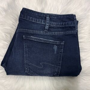 Classic Dark Wash Women’s Jeans - dark wash